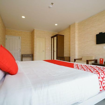 Heaven Gardens Hotel Kochi Exterior photo