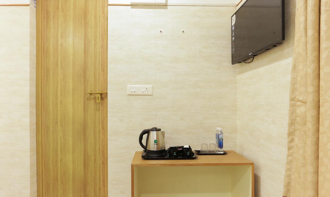 Heaven Gardens Hotel Kochi Exterior photo