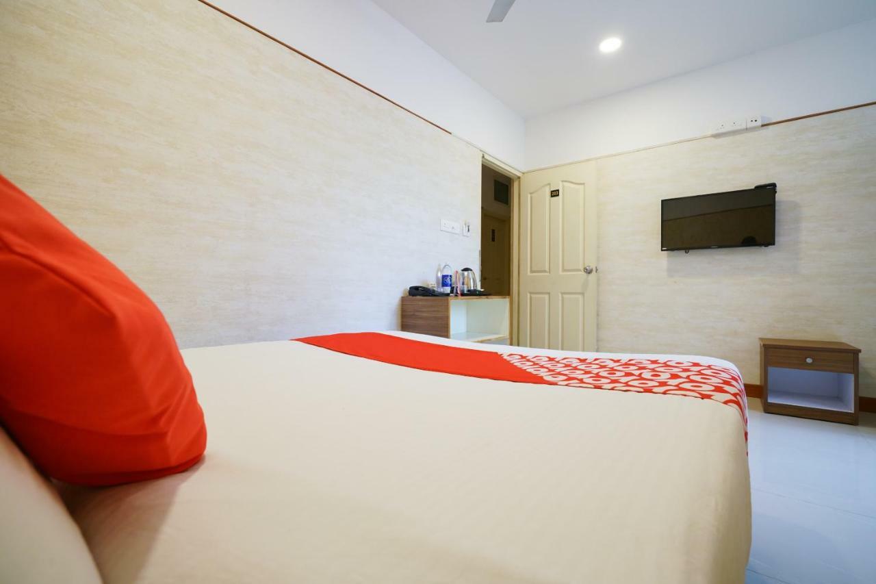 Heaven Gardens Hotel Kochi Exterior photo