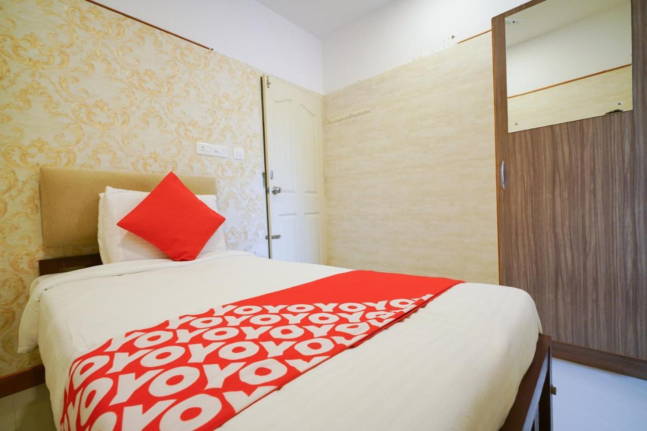 Heaven Gardens Hotel Kochi Exterior photo